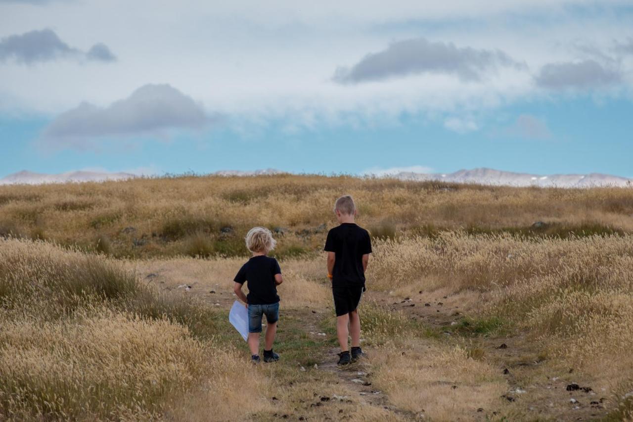 Highlands Farm Stay Twizel Bagian luar foto