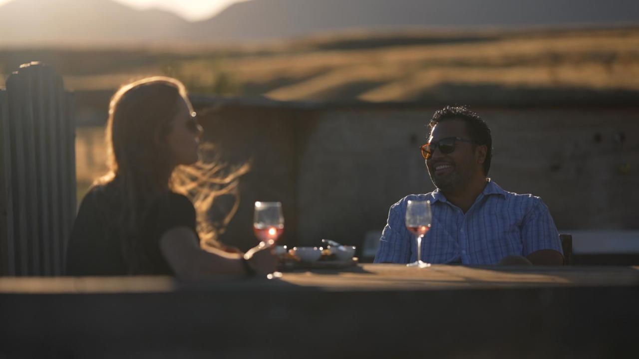Highlands Farm Stay Twizel Bagian luar foto